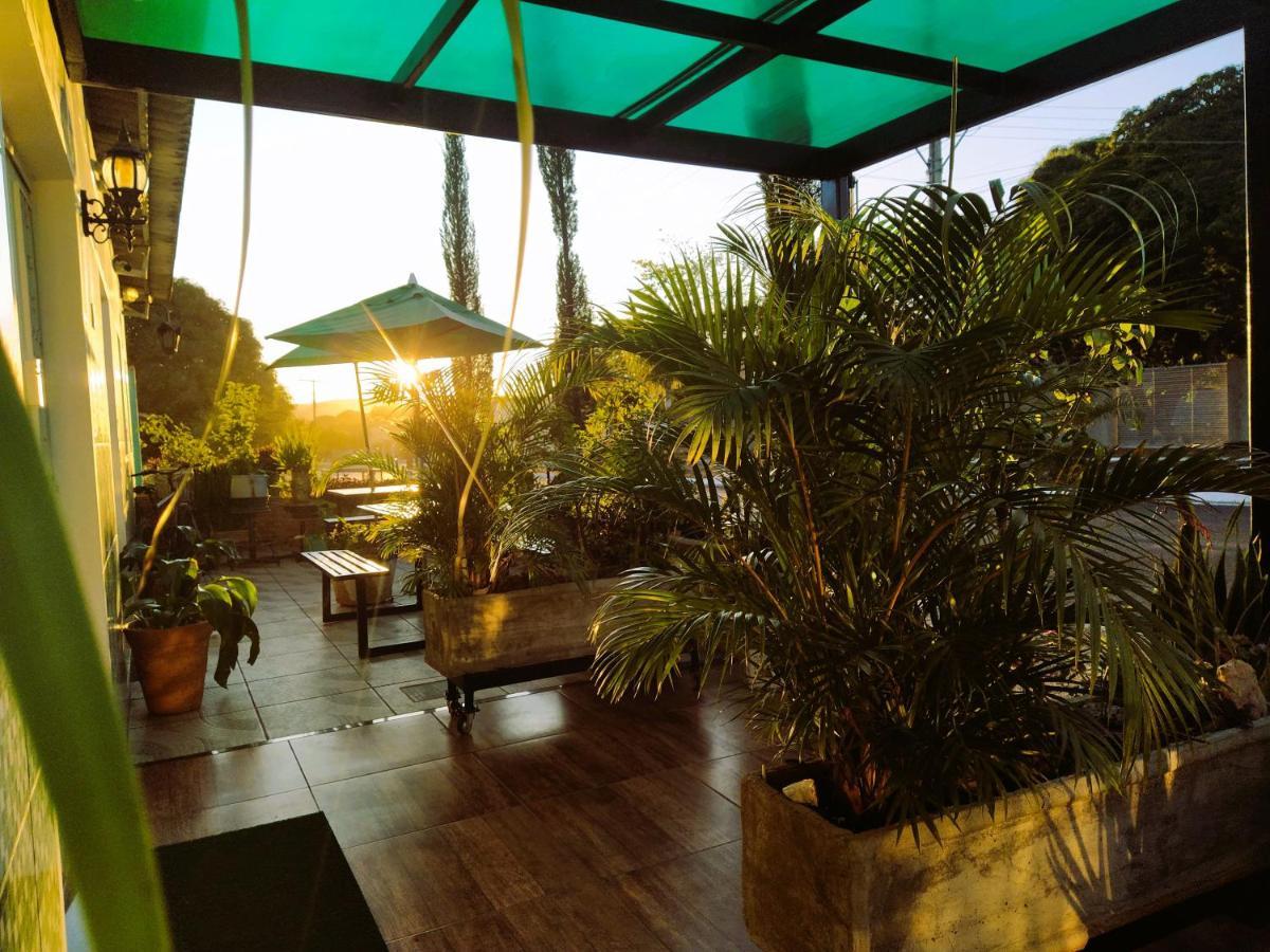 Hotel Recanto Verde Teresina de Goias Екстериор снимка